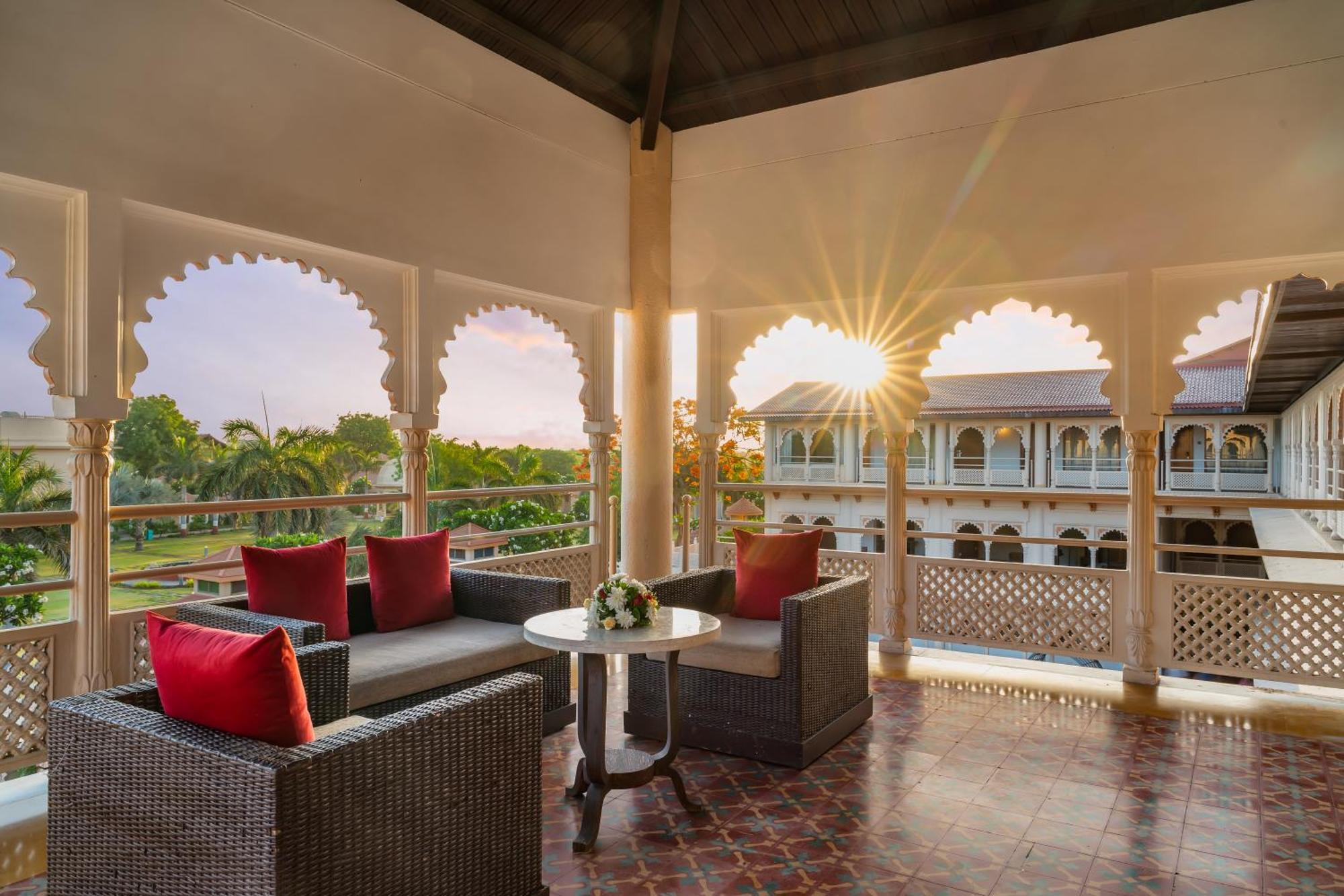 Holiday Resort & Spa A Unit Of S Poddar Group Gāndhīdhām Eksteriør billede
